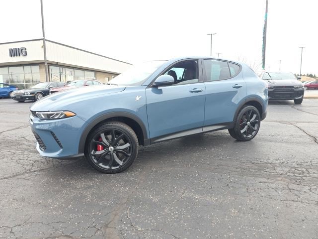 Used 2024 Dodge Hornet GT image 3