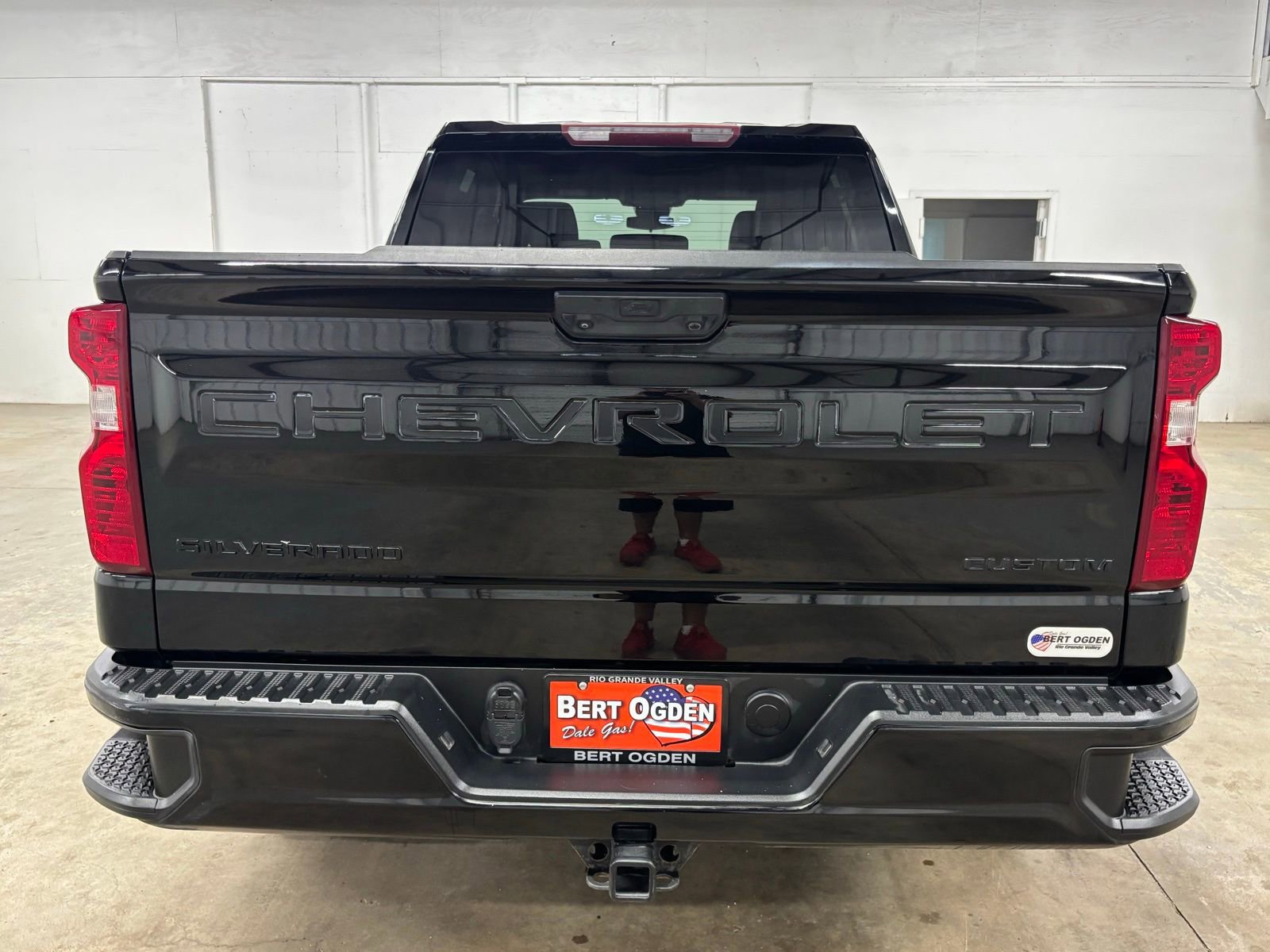 Used 2023 Chevrolet Silverado 1500 Custom w/ LPO, Dark Essentials Package RWD image 6