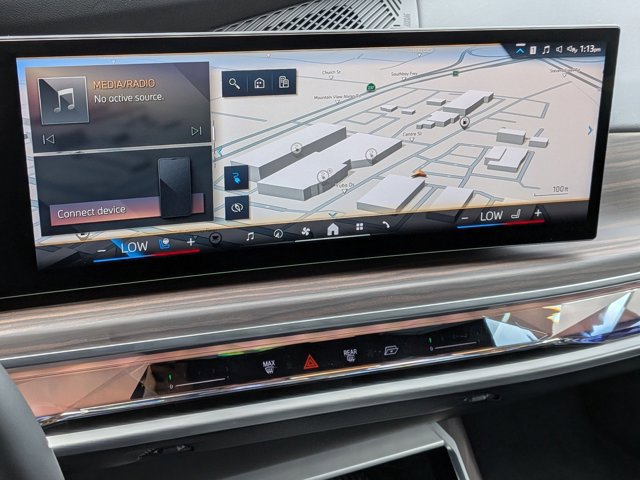 Used 2025 BMW i7 xDrive60 AWD/4WD image 15