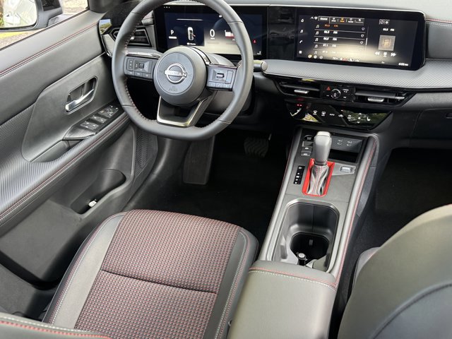 New 2026 Nissan Kicks SR w/ SR Premium Package AWD/4WD image 17