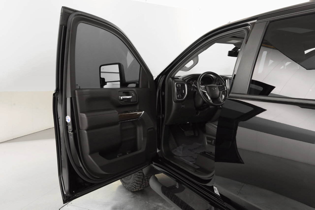 Used 2022 Chevrolet Silverado 2500 LT w/ Midnight Edition image 12