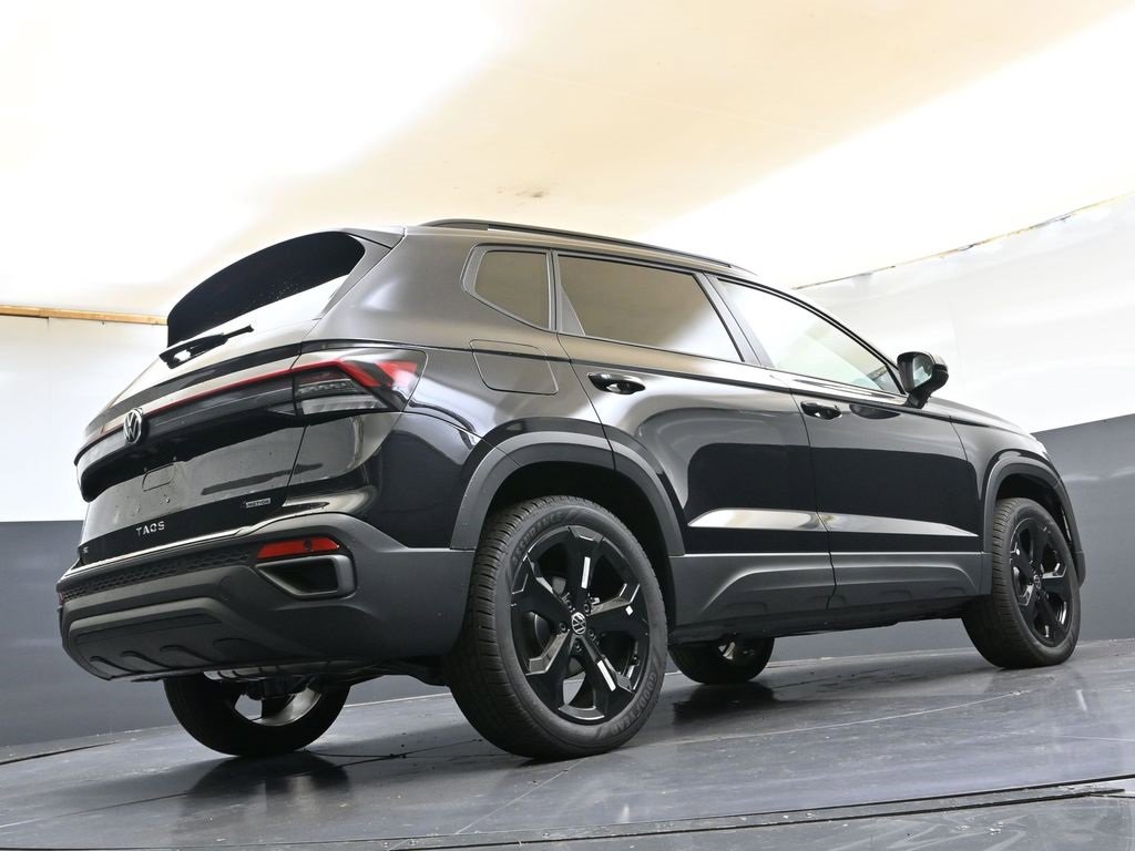 New 2025 Volkswagen Taos SE image 41