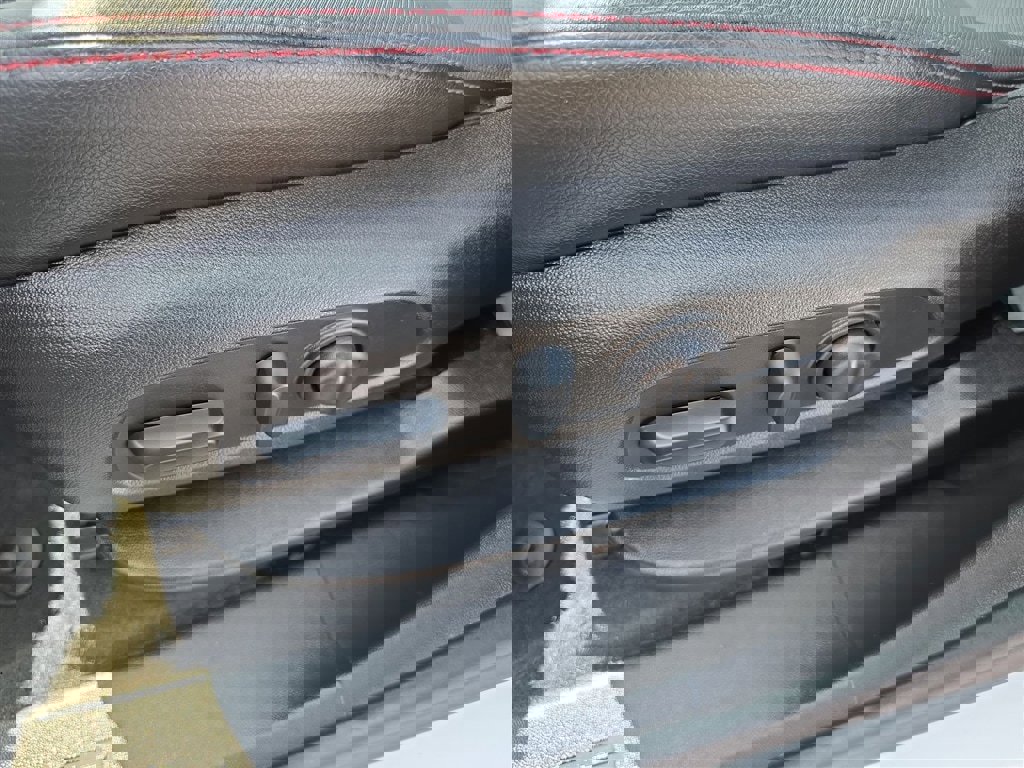 Certified 2023 Chevrolet Equinox RS w/ LPO, Floor Liner Package image 14