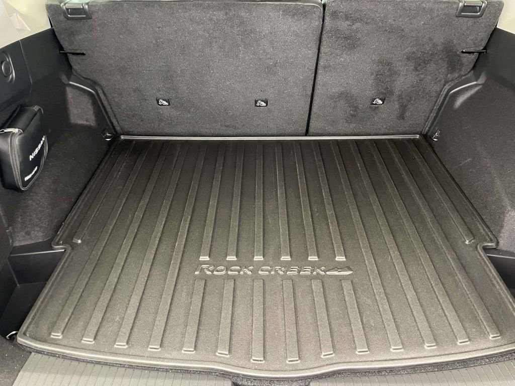 Used 2025 Nissan Rogue SV AWD/4WD image 19