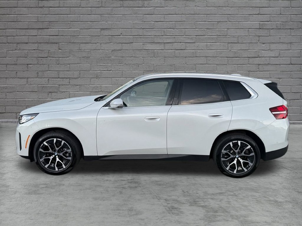 Used 2025 BMW X3 xDrive30i AWD/4WD image 3