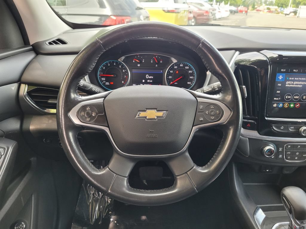 Used 2021 Chevrolet Traverse LT FWD image 17