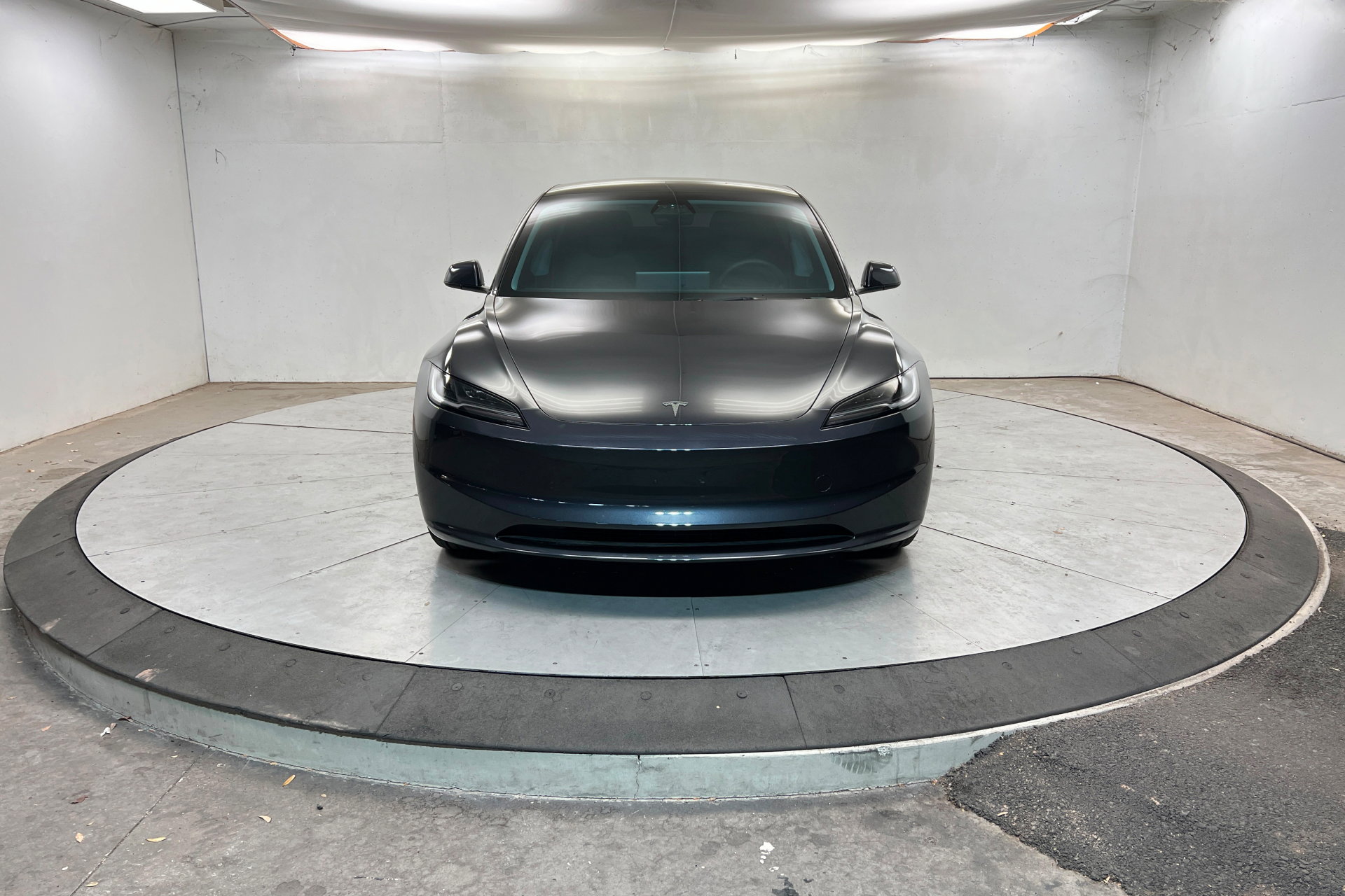 Used 2025 Tesla Model 3 image 9