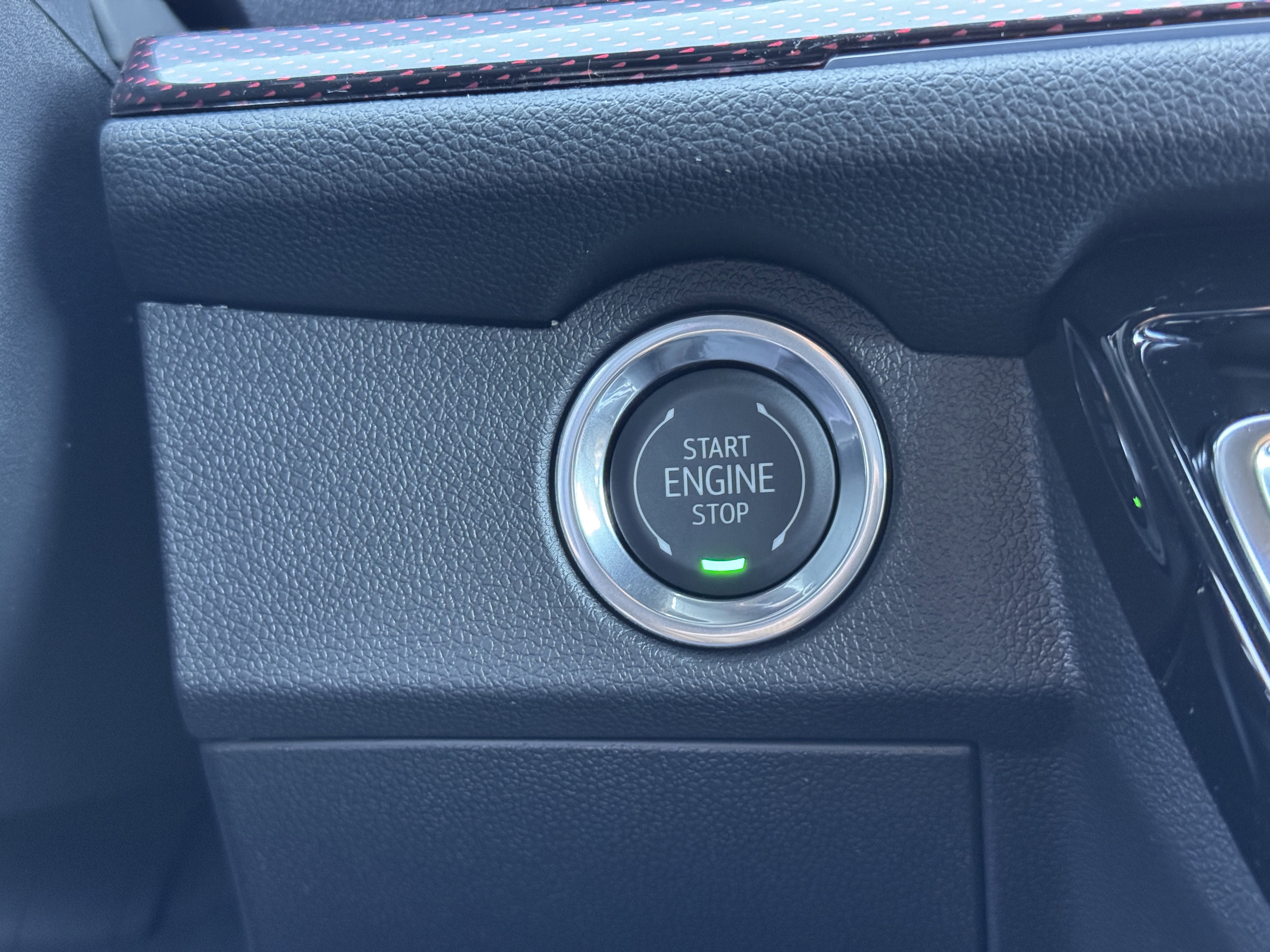 New 2026 Chevrolet Traverse RS w/ LPO, Floor Liner Package AWD/4WD image 25