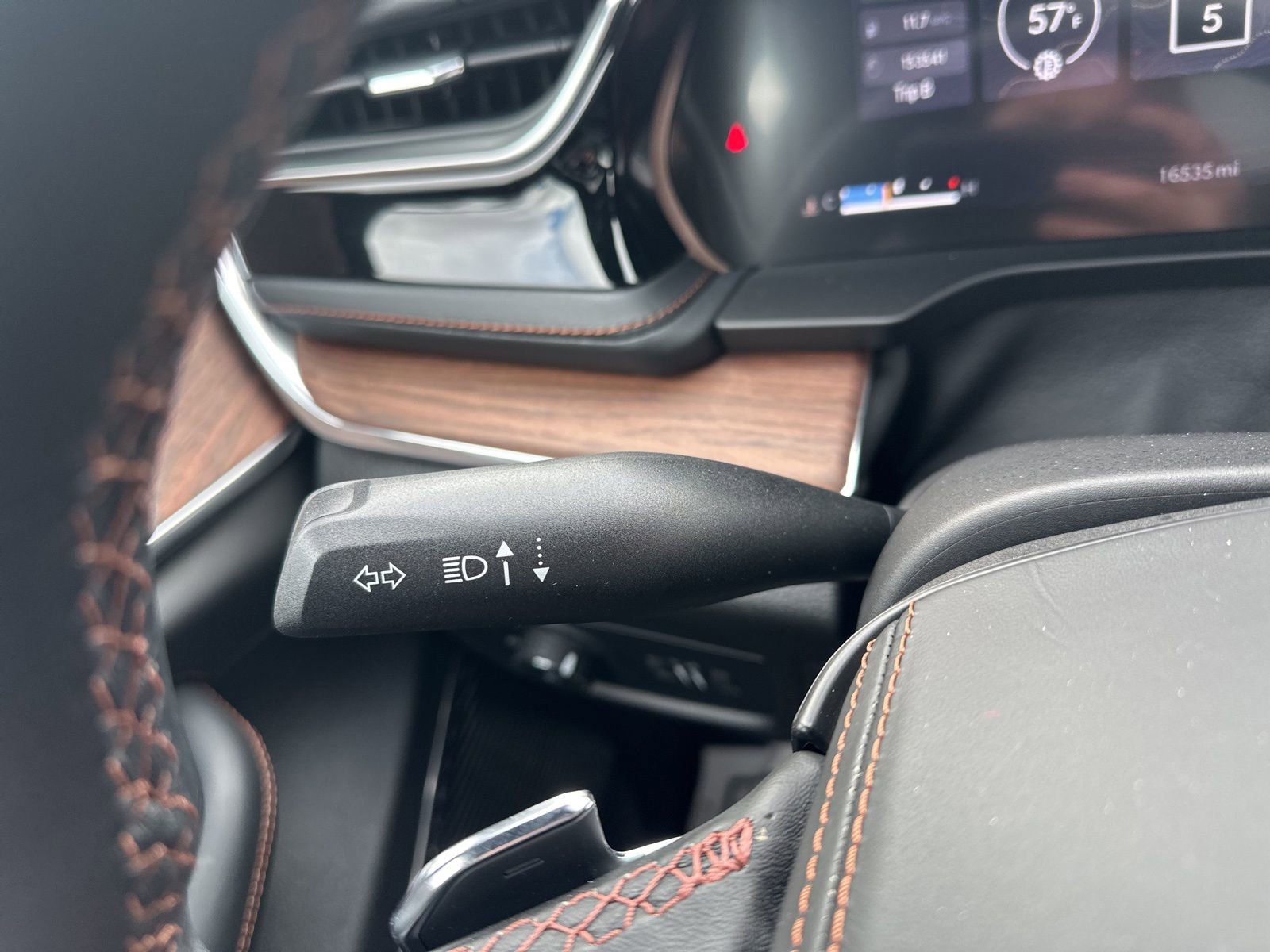 Used 2024 Jeep Grand Cherokee Summit w/ Luxury Tech Group V image 54