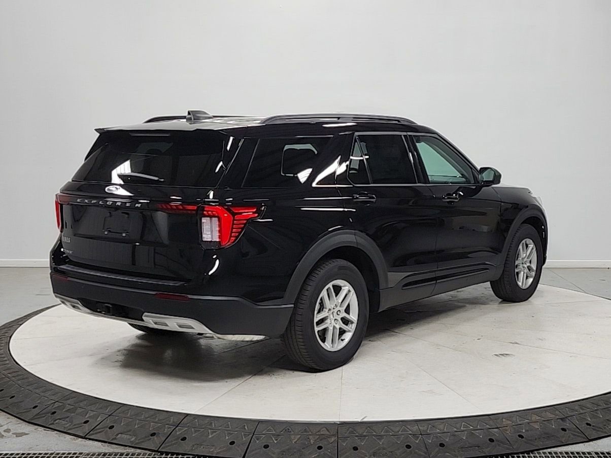 New 2026 Ford Explorer Active w/ Active Comfort Package image 7