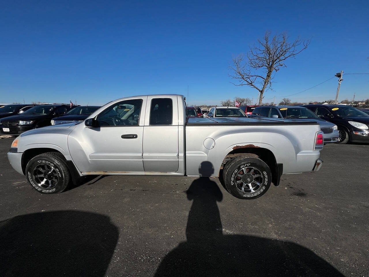 Used 2007 Mitsubishi Raider LS RWD image 4