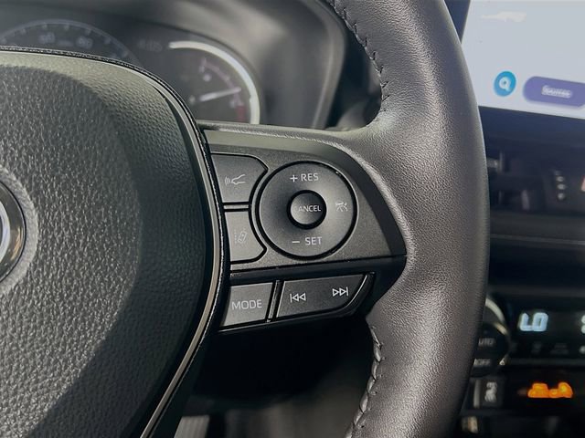 Used 2023 Toyota RAV4 XLE Premium image 17