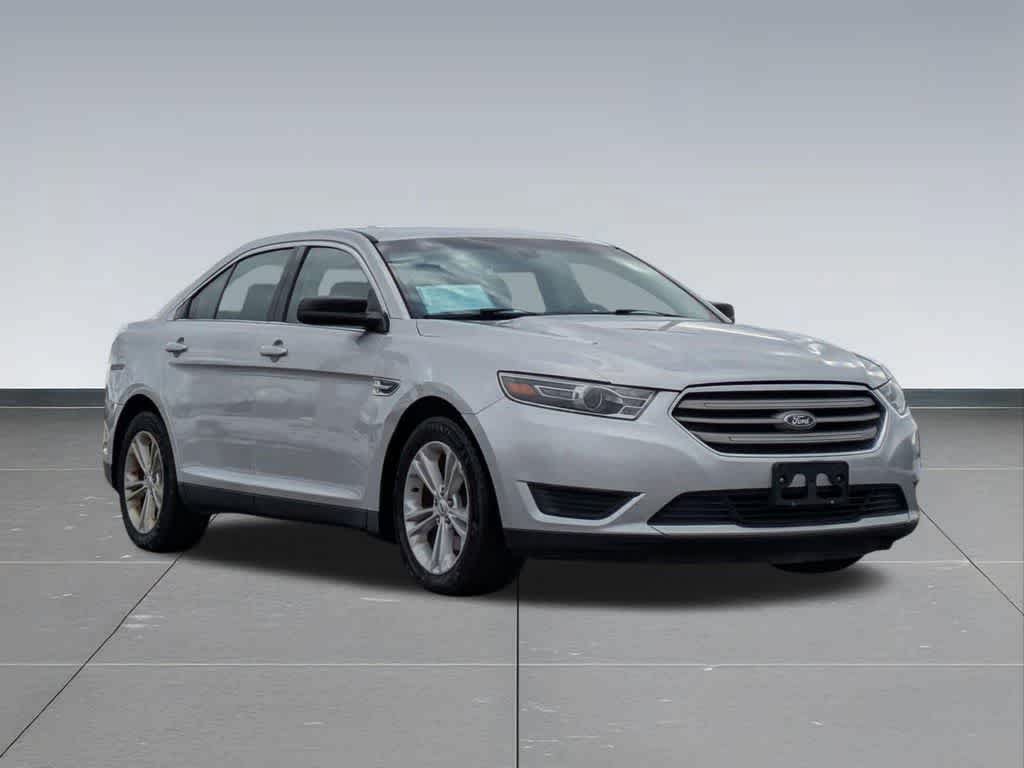 Used 2017 Ford Taurus SE FWD image 8