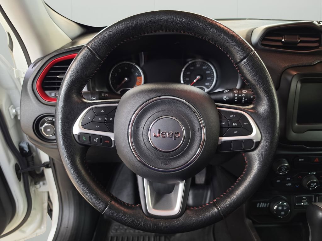 Used 2020 Jeep Renegade Trailhawk w/ Premium Leather Group AWD/4WD image 18