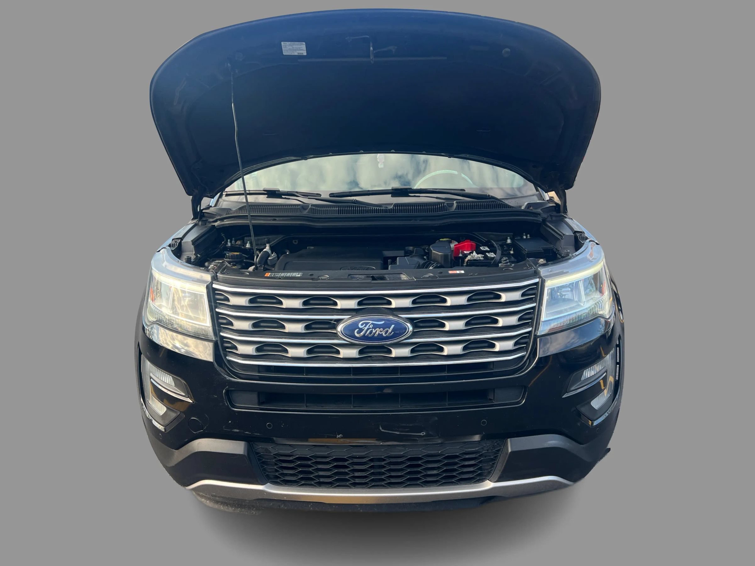 Used 2017 Ford Explorer XLT w/ Equipment Group 202A AWD/4WD image 13