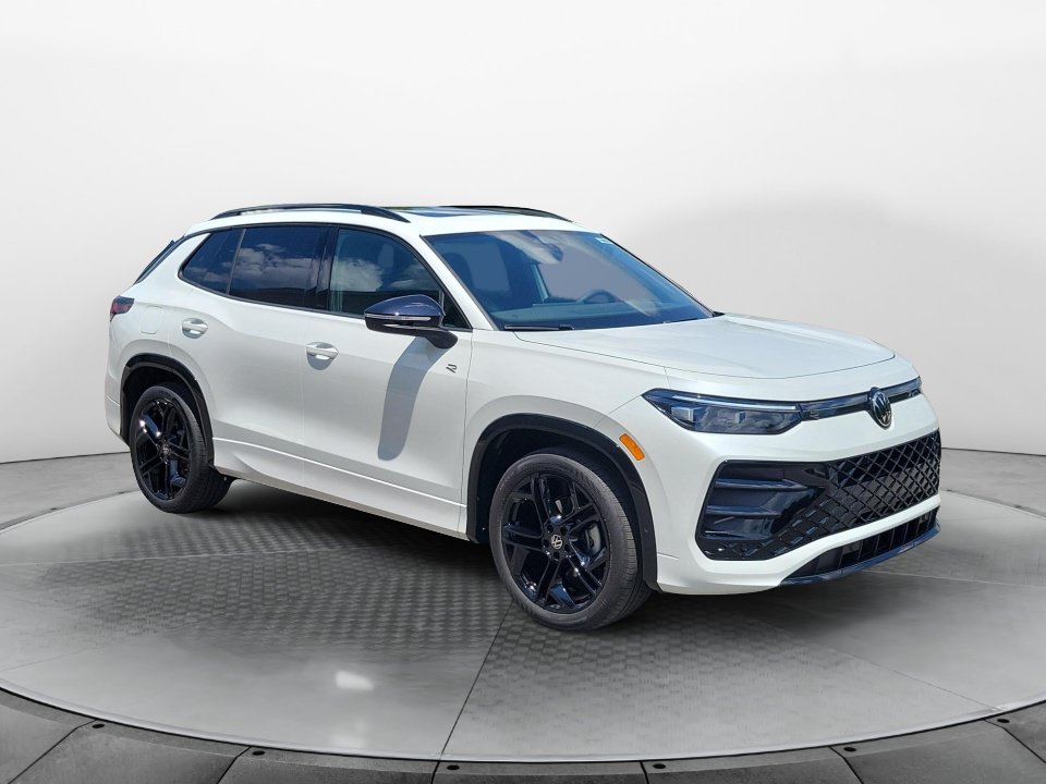 New 2026 Volkswagen Tiguan SE R-Line