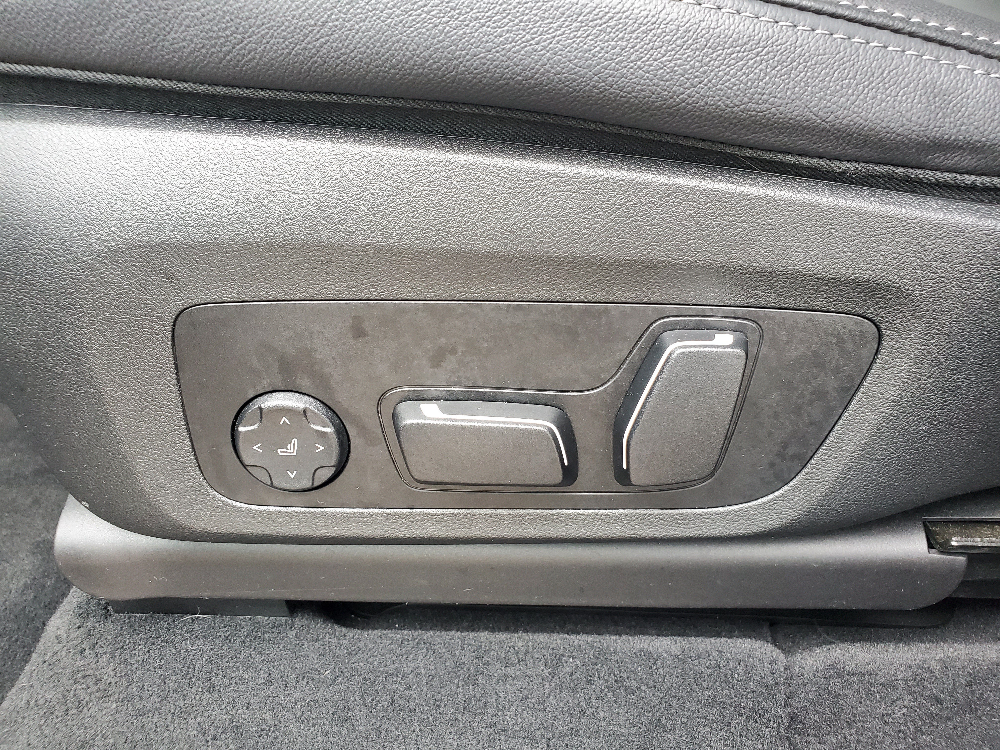 Certified 2024 BMW X3 xDrive30i w/ Convenience Package AWD/4WD image 5