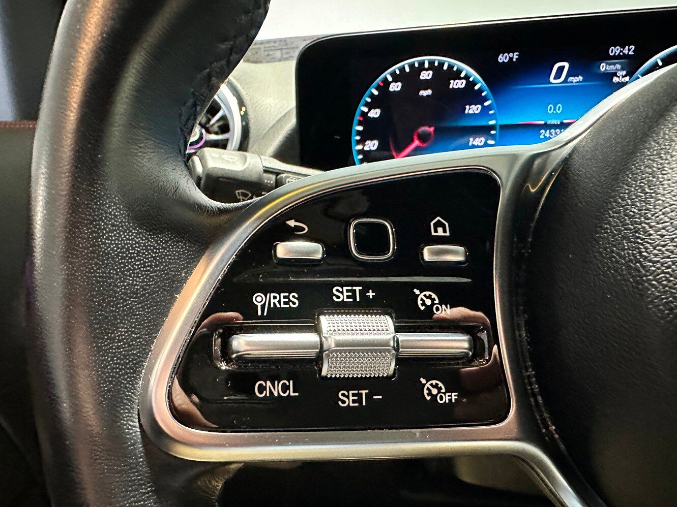 Certified 2023 Mercedes-Benz GLA 250 4MATIC image 18