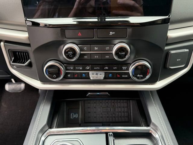 Used 2023 Ford Expedition XLT RWD image 17