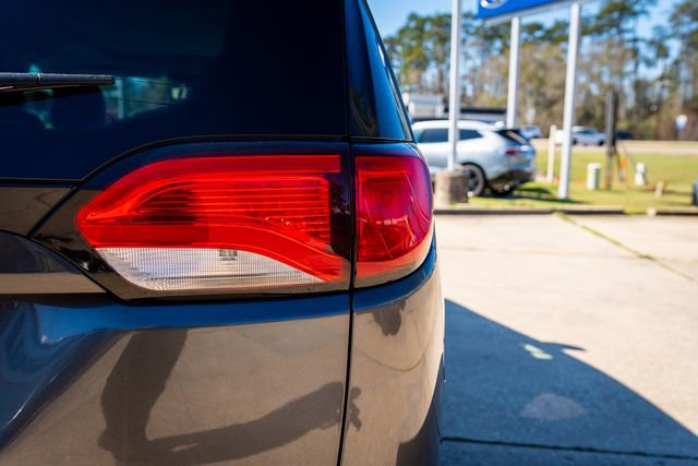 Used 2020 Chrysler Pacifica Limited image 17
