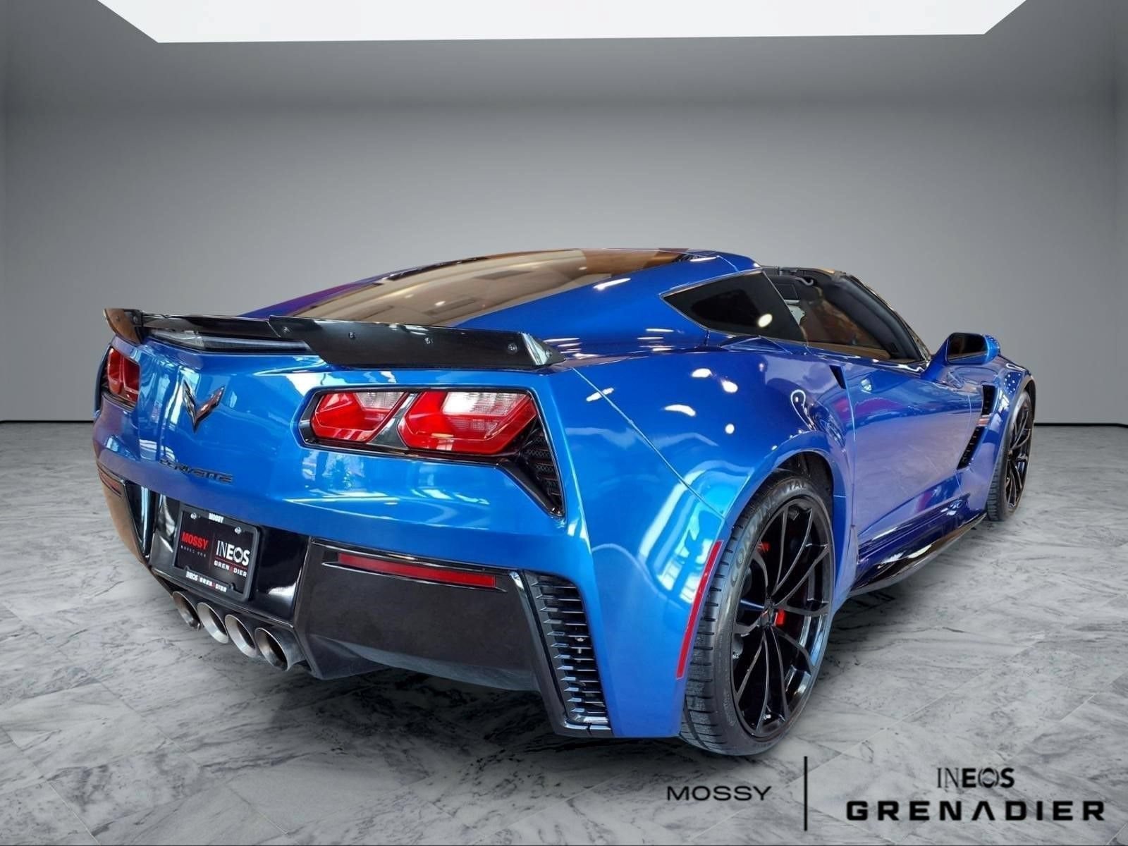 Used 2019 Chevrolet Corvette Grand Sport w/ Carbon Flash Badge Package RWD image 7