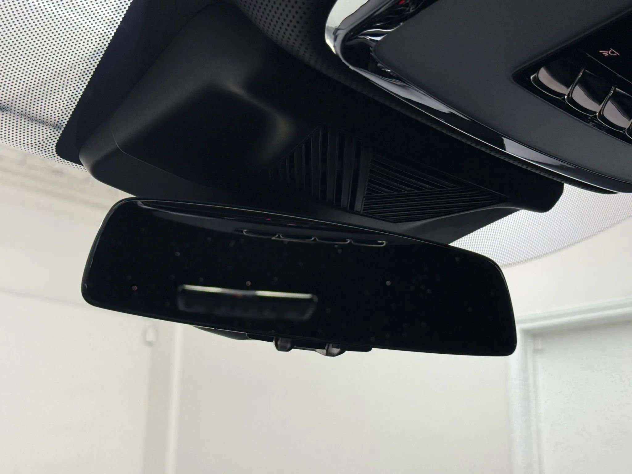 Used 2025 Rolls-Royce Spectre image 28