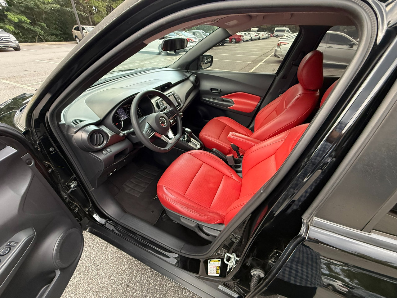 Used 2018 Nissan Kicks S image 8