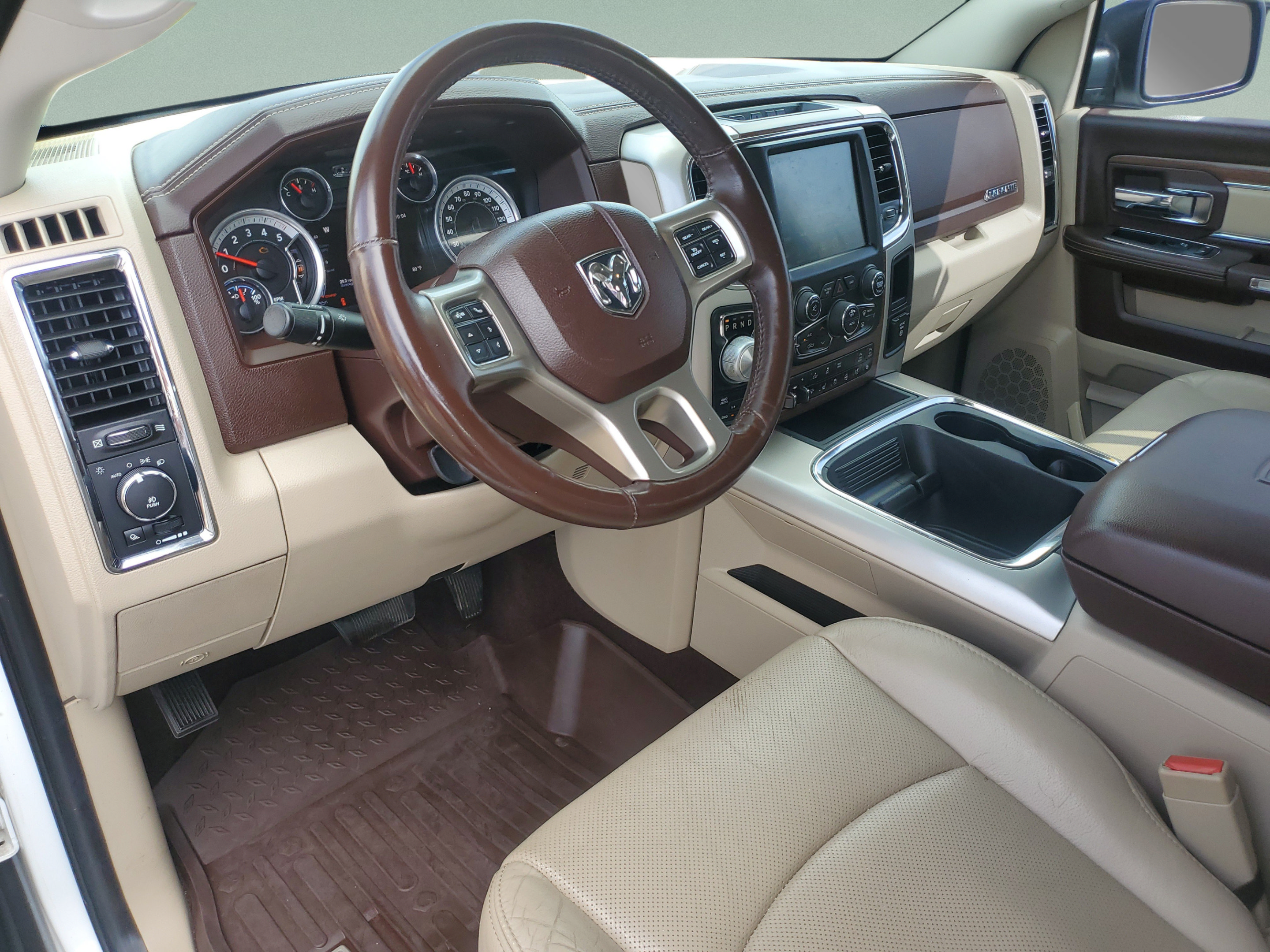 Used 2016 RAM 1500 Laramie w/ Convenience Group AWD/4WD image 15