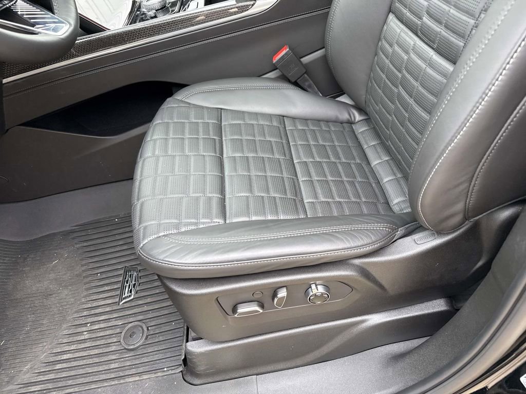 Used 2025 Cadillac Escalade V w/ LPO, Floor Liner Package image 29