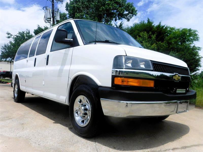 Used 2020 Chevrolet Express 3500 LT w/ LT Preferred Equipment Group RWD image 3