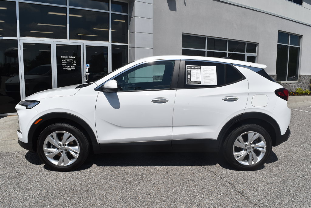 Used 2025 Buick Encore GX Preferred AWD/4WD image 4