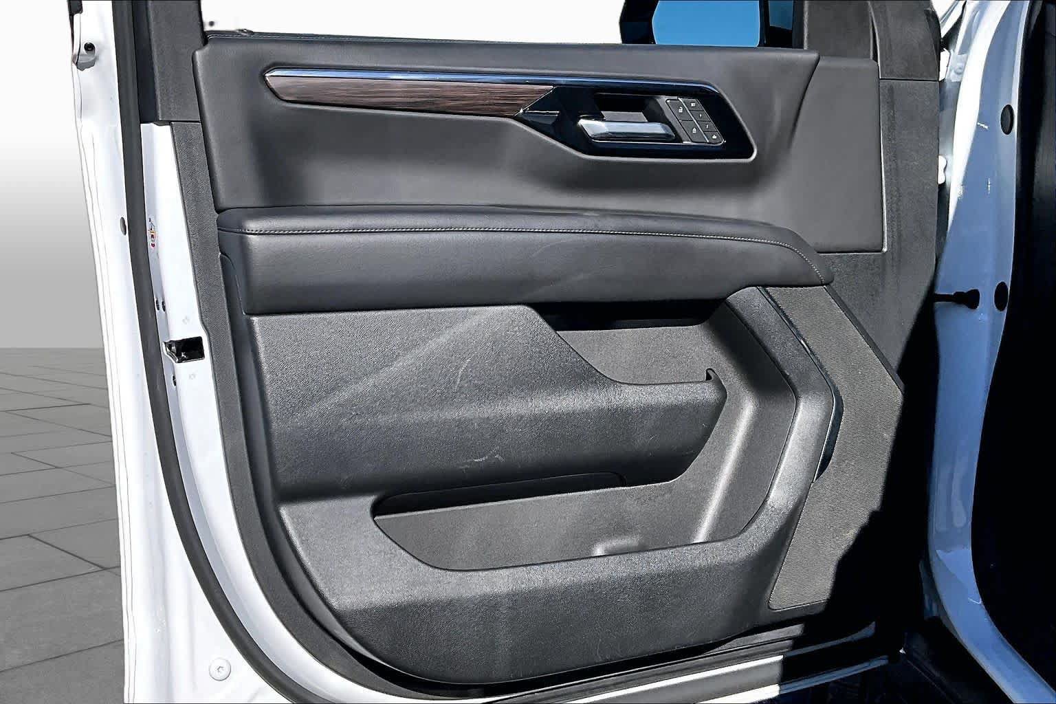Used 2025 Chevrolet Tahoe LT AWD/4WD image 22