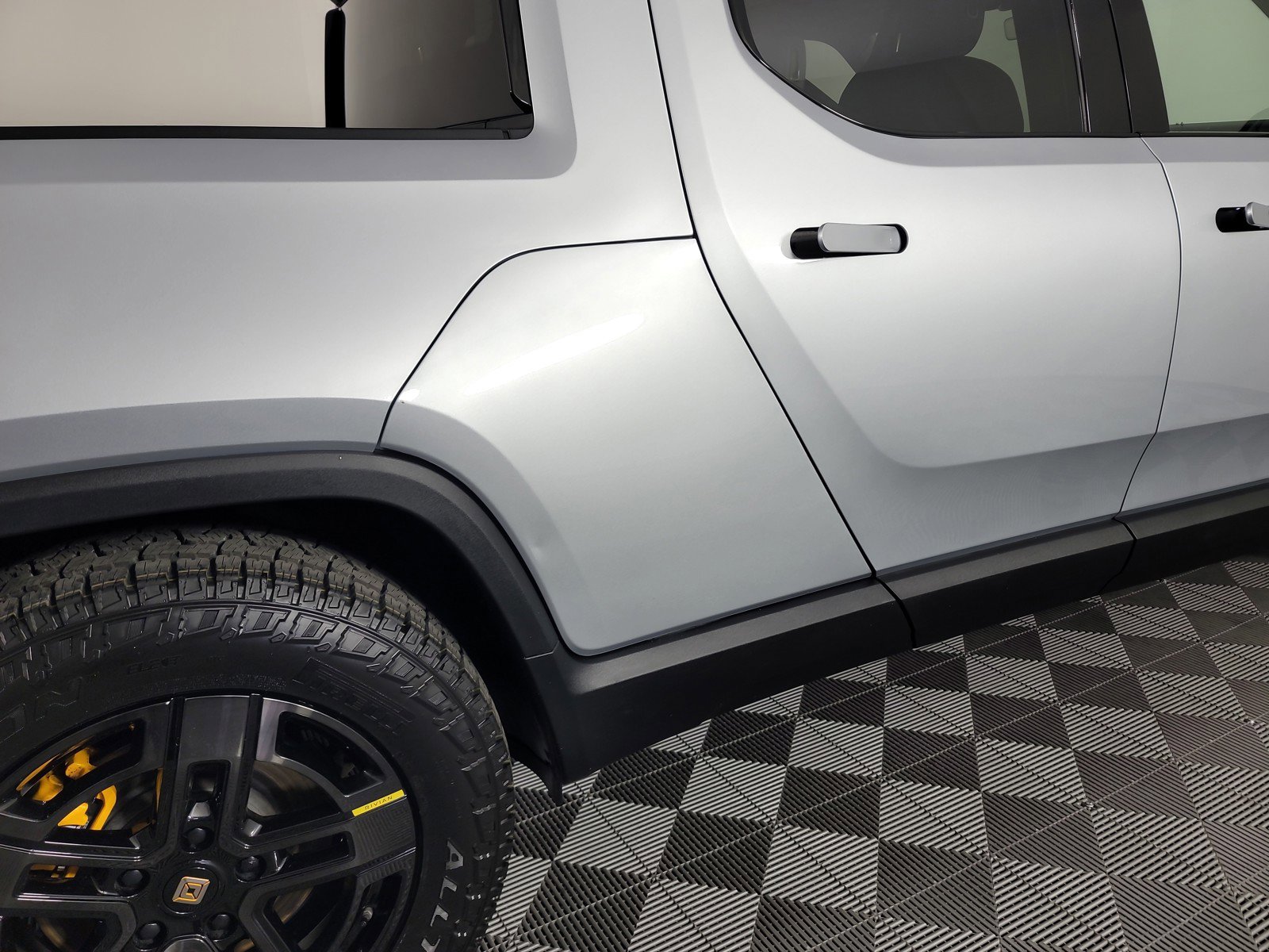 Used 2023 Rivian R1T Adventure image 36