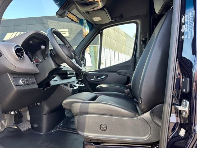 Used 2025 Mercedes-Benz Sprinter 3500 image 12