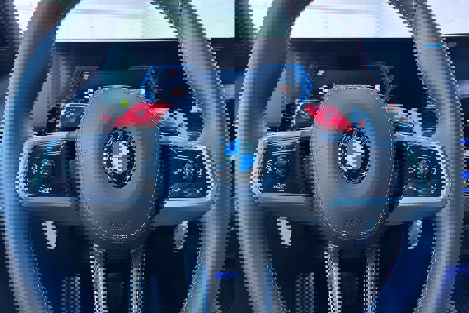 Used 2025 BMW M5 w/ Carbon Package image 26