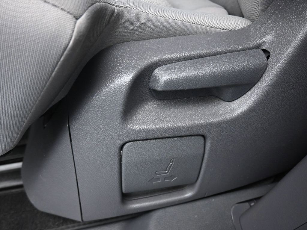 Used 2021 Toyota Sienna LE image 29