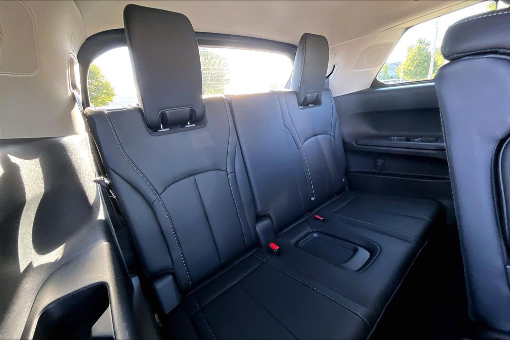 Certified 2027 INFINITI QX60 Luxe w/ Cargo Package AWD/4WD image 33