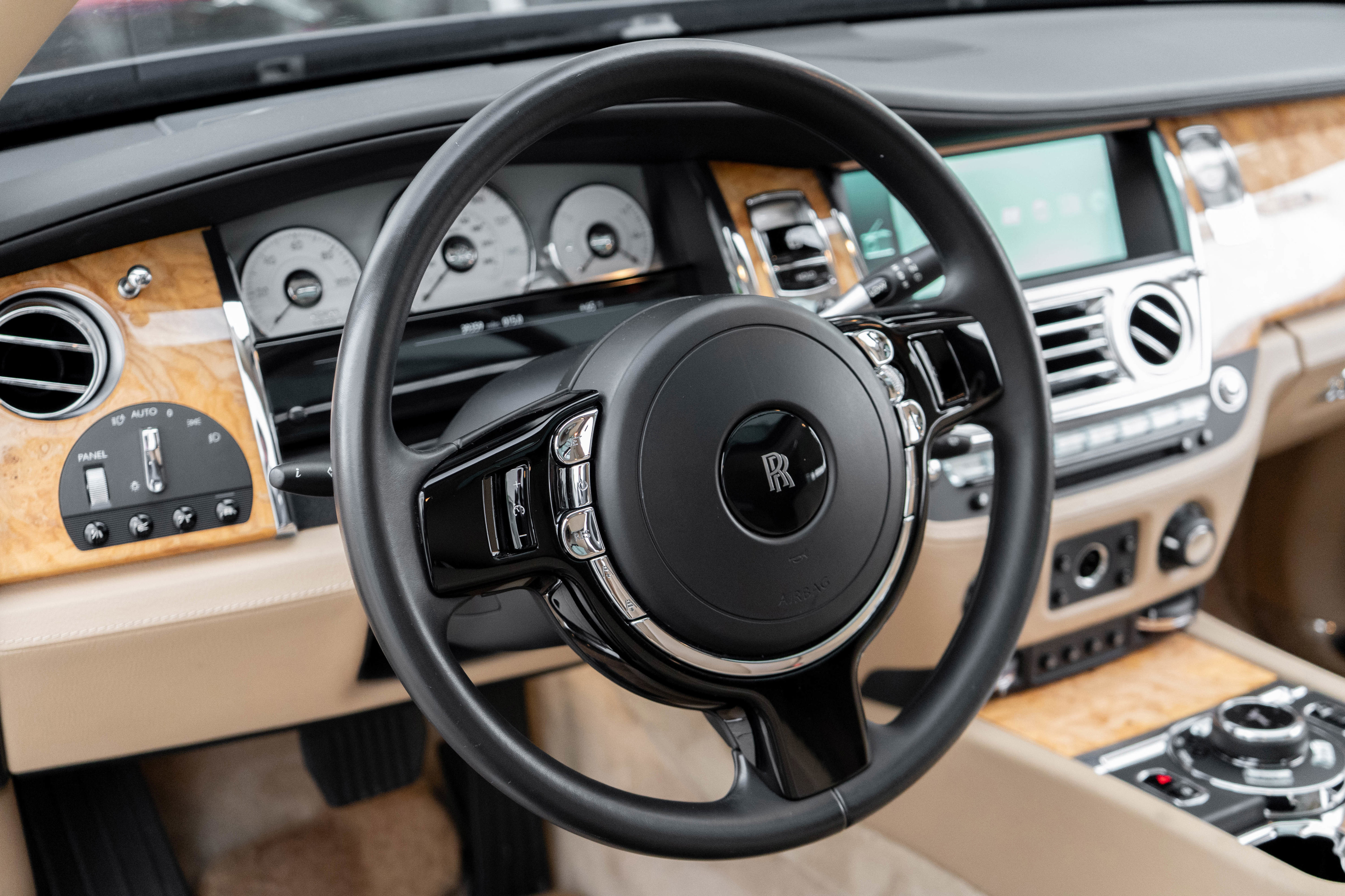 Used 2017 Rolls-Royce Ghost image 22