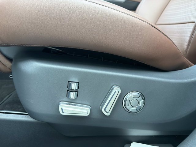New 2026 Lincoln Nautilus Reserve AWD/4WD image 11