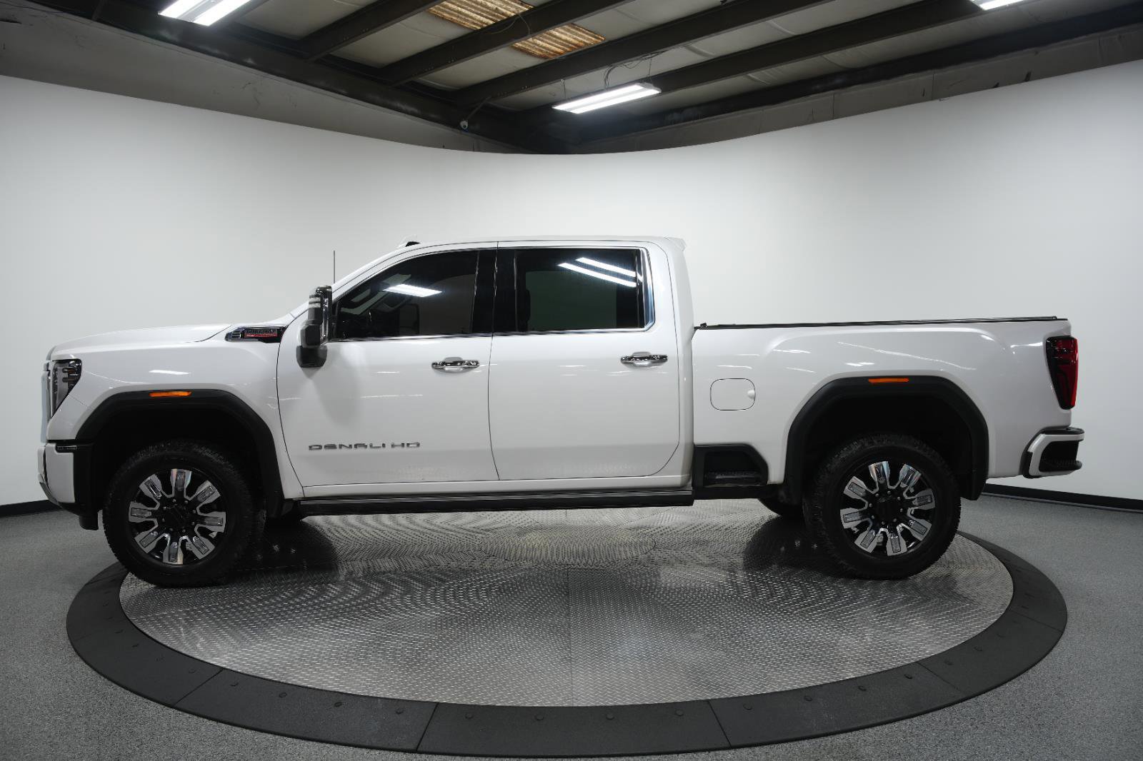 Used 2024 GMC Sierra 2500 Denali w/ Denali Reserve Package image 7