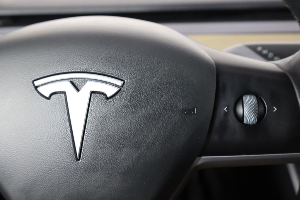 Used 2021 Tesla Model Y Long Range AWD/4WD image 19
