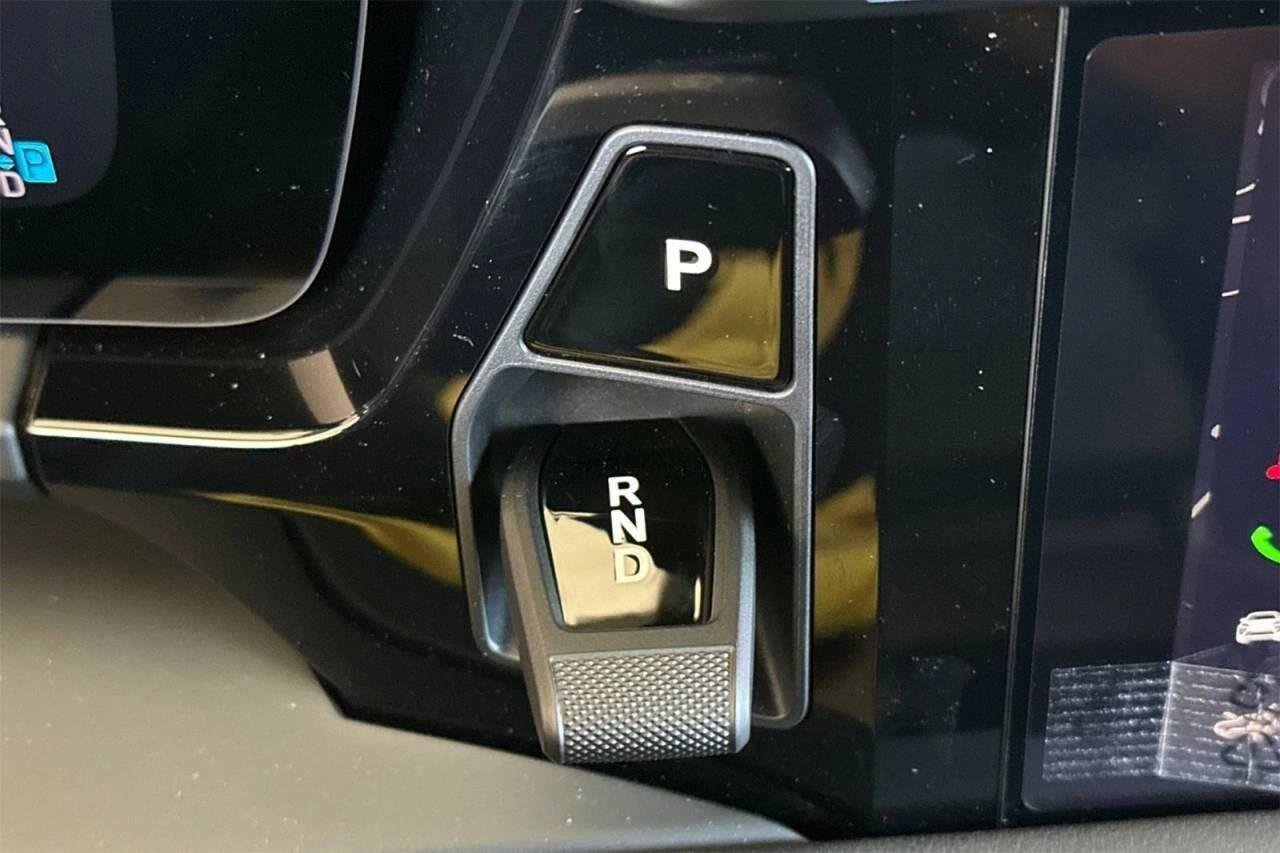 New 2025 Porsche Macan Turbo Electric image 82