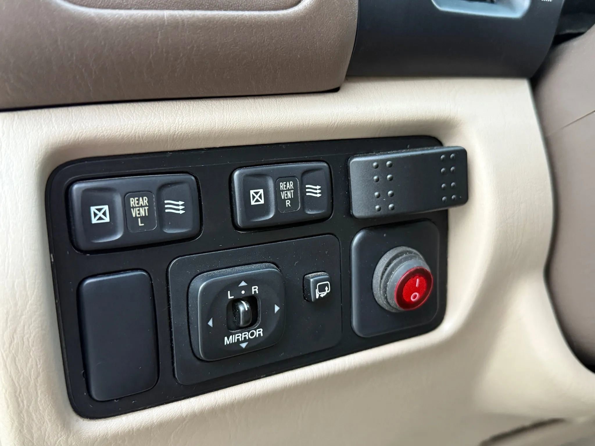 Used 1999 Lexus LX 470 4WD image 32