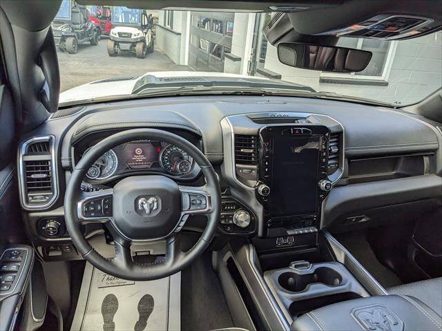 Used 2024 RAM 1500 Laramie AWD/4WD image 12