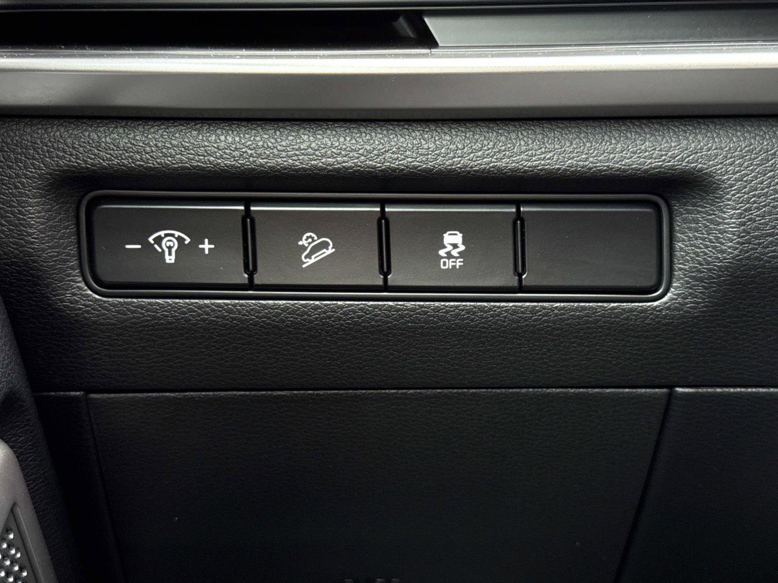 Used 2024 Kia Telluride S image 12