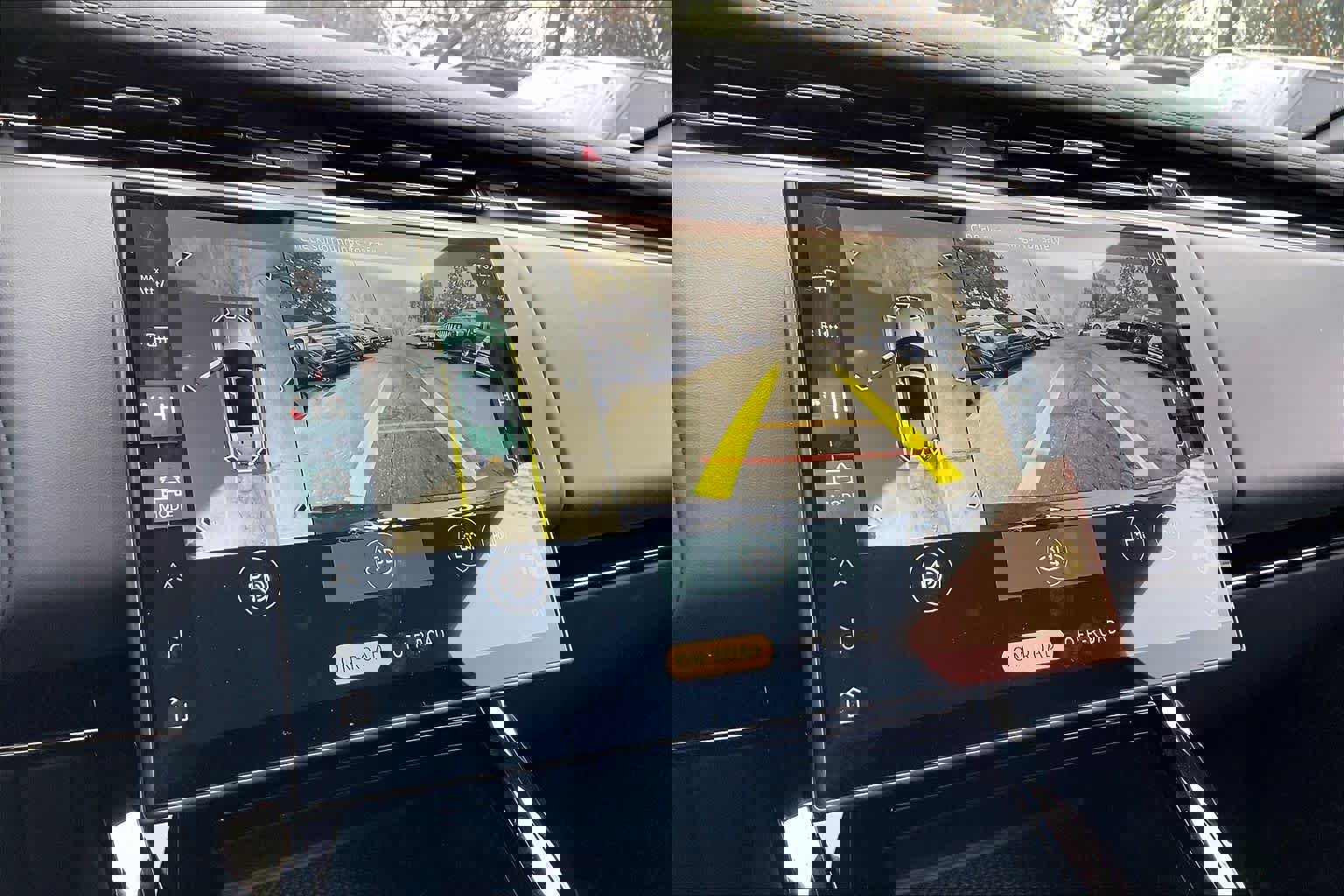 Used 2025 Land Rover Range Rover Sport image 24