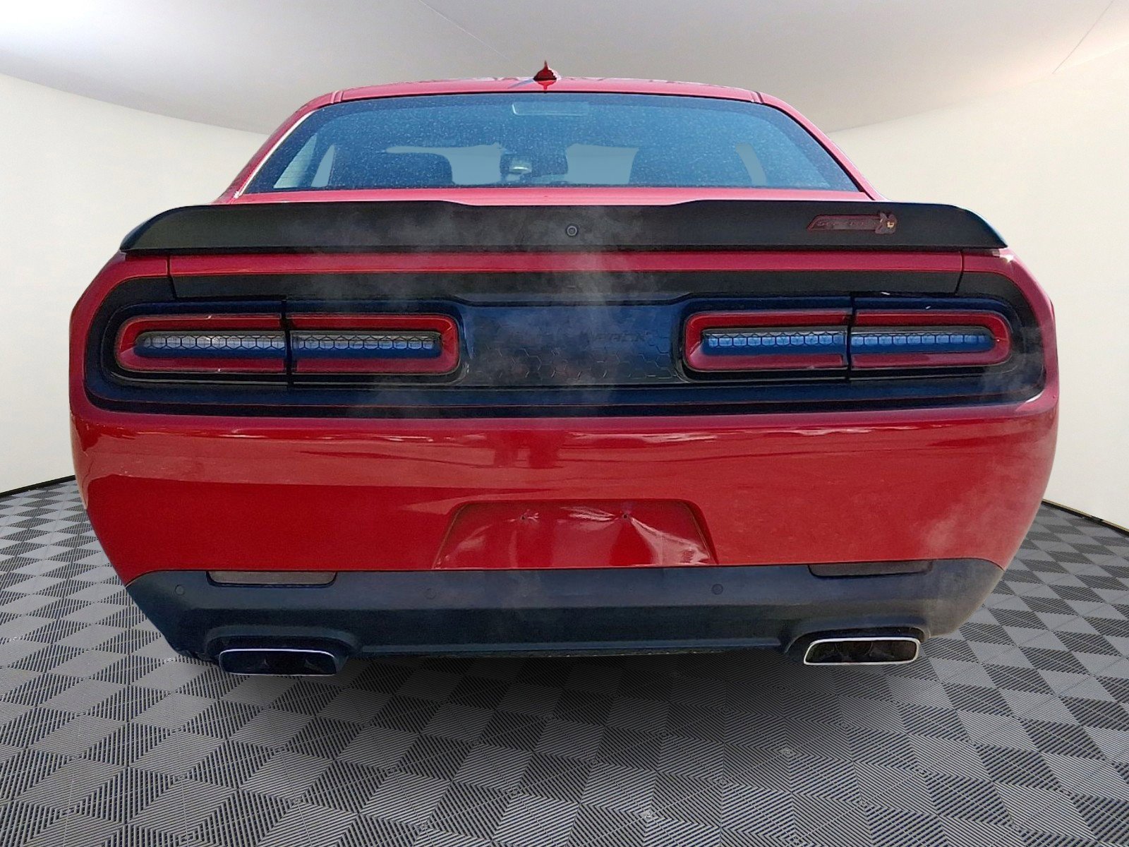 Used 2016 Dodge Challenger R/T Scat Pack w/ Leather Interior Group RWD image 5