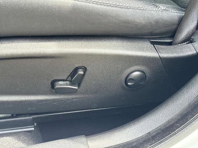 Used 2023 Chrysler 300 Touring image 22