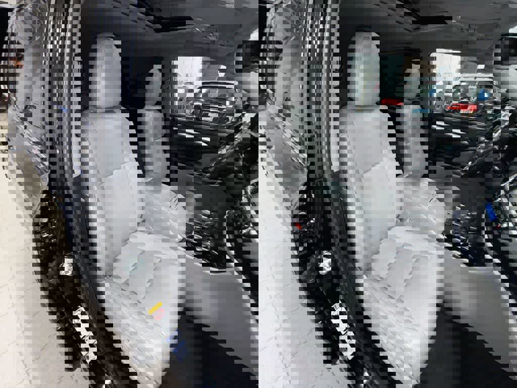 Used 2019 Toyota Highlander XLE w/ Protection Package #3 AWD/4WD image 16