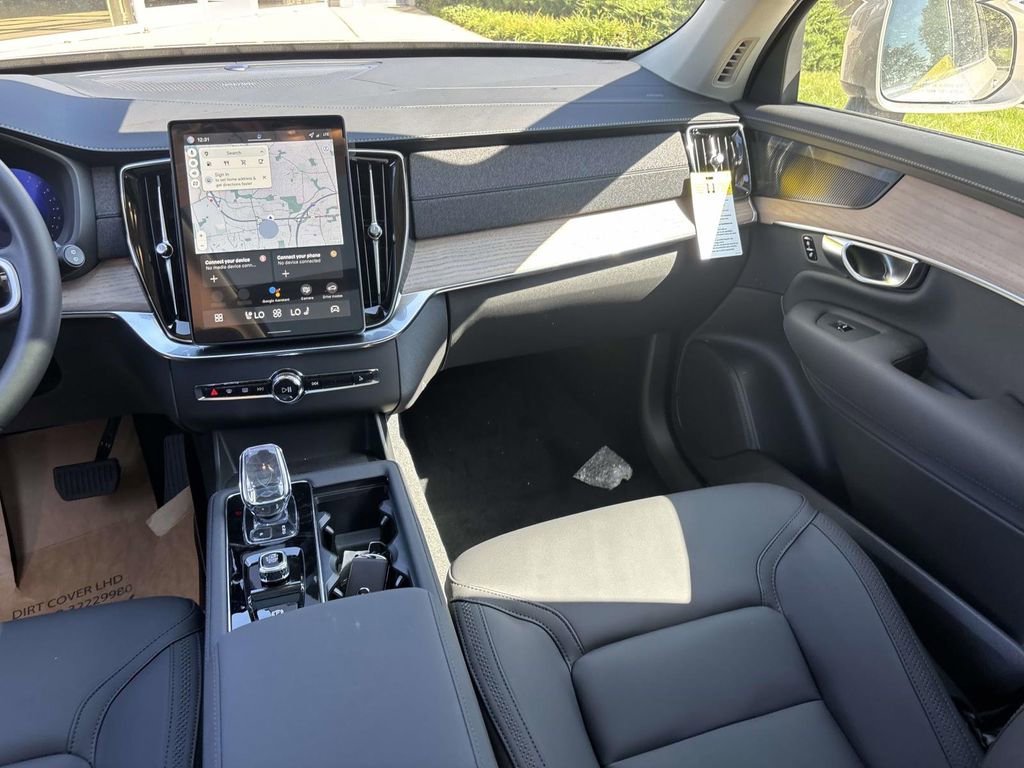 New 2026 Volvo XC90 B6 Plus w/ Protection Package Premier image 31